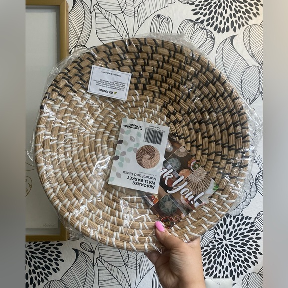 Amazon Other - Seagrass 13.7 Wall Basket
